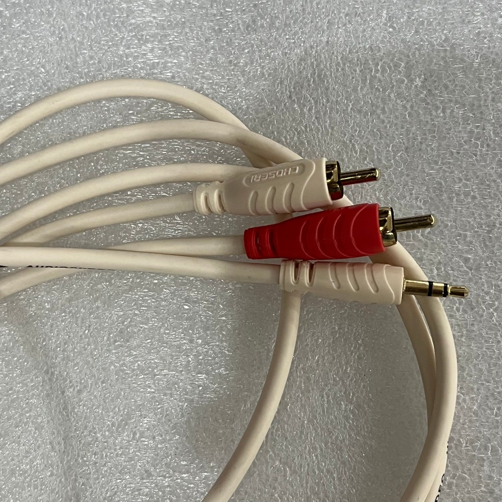 Dây loa rắc 3.5 ra 2AV trắng CHOSEAL dài 1.8m