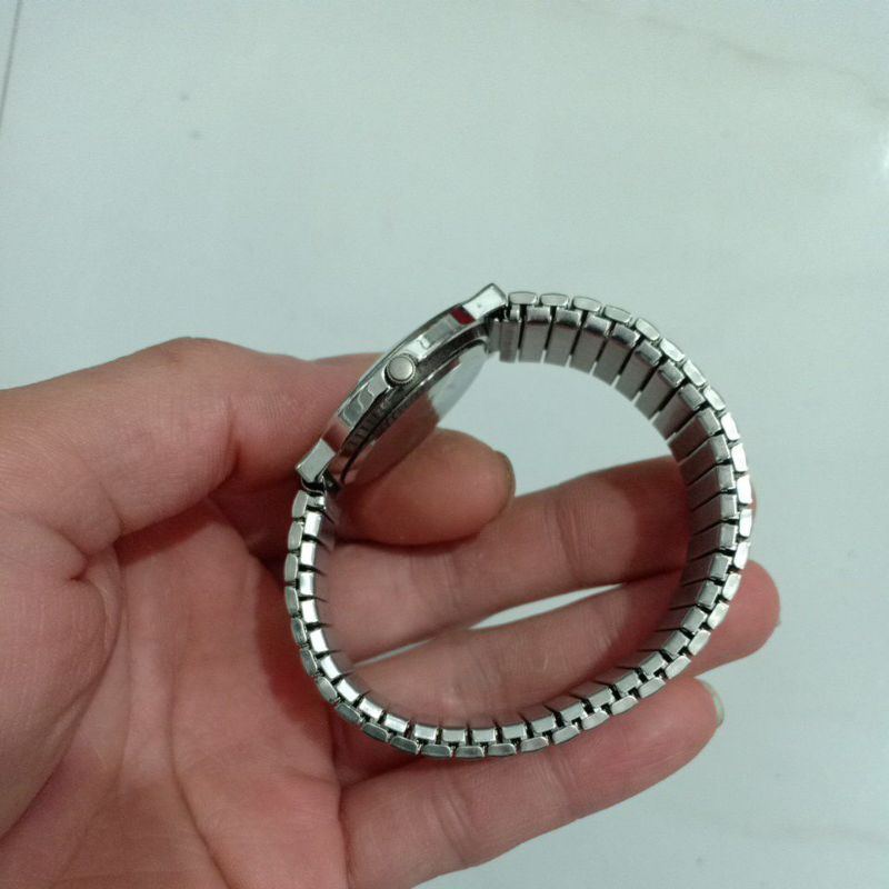 Đồng hồ si nam hiệu VITAROSO dây chun màu bạc độ mới cao 90% phù hợp nam tay vừa và nhỏ