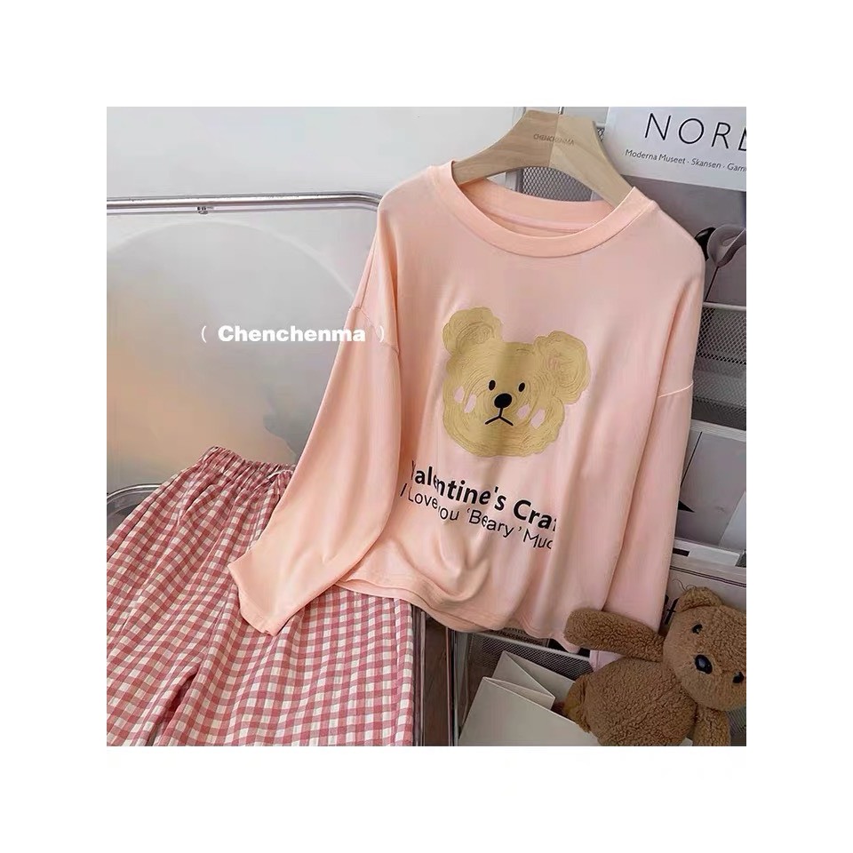 Set Áo Thun Cotton Tay Dài Hình Gấu Nâu + Quần Đũi Caro Hồng Dài Dành Cho Bé Gái