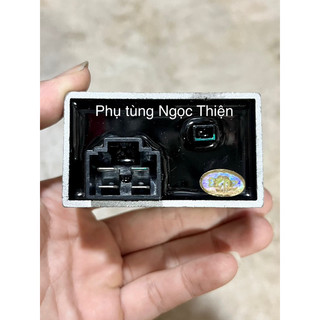 Cục sạc Future neo 4 chân