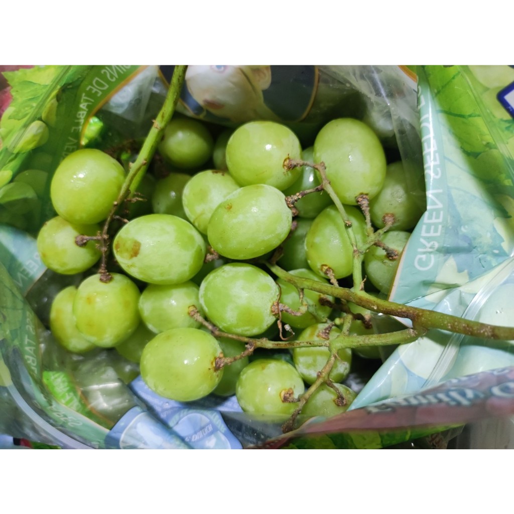1kg Nho xanh Mỹ da xấu.