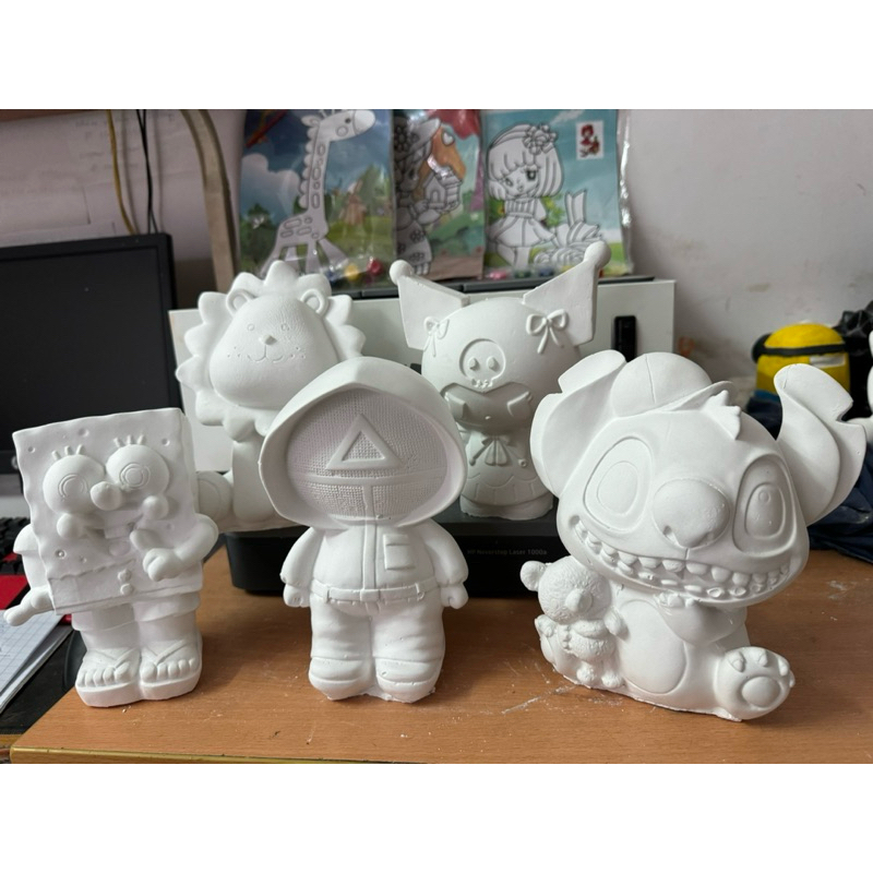 Tượng tô màu thạch cao sizeko kèm màu