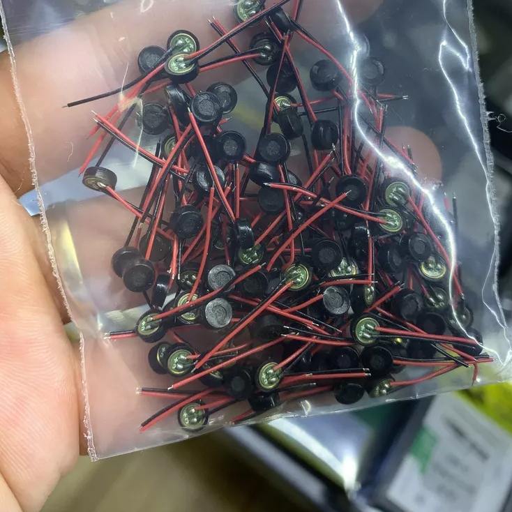 Mic dây cho 1 số dòng điện thoại hoặc mic 1 số máy thu phát