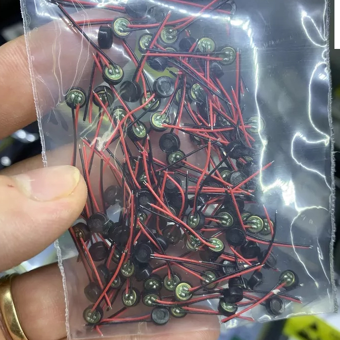 Mic dây cho 1 số dòng điện thoại hoặc mic 1 số máy thu phát