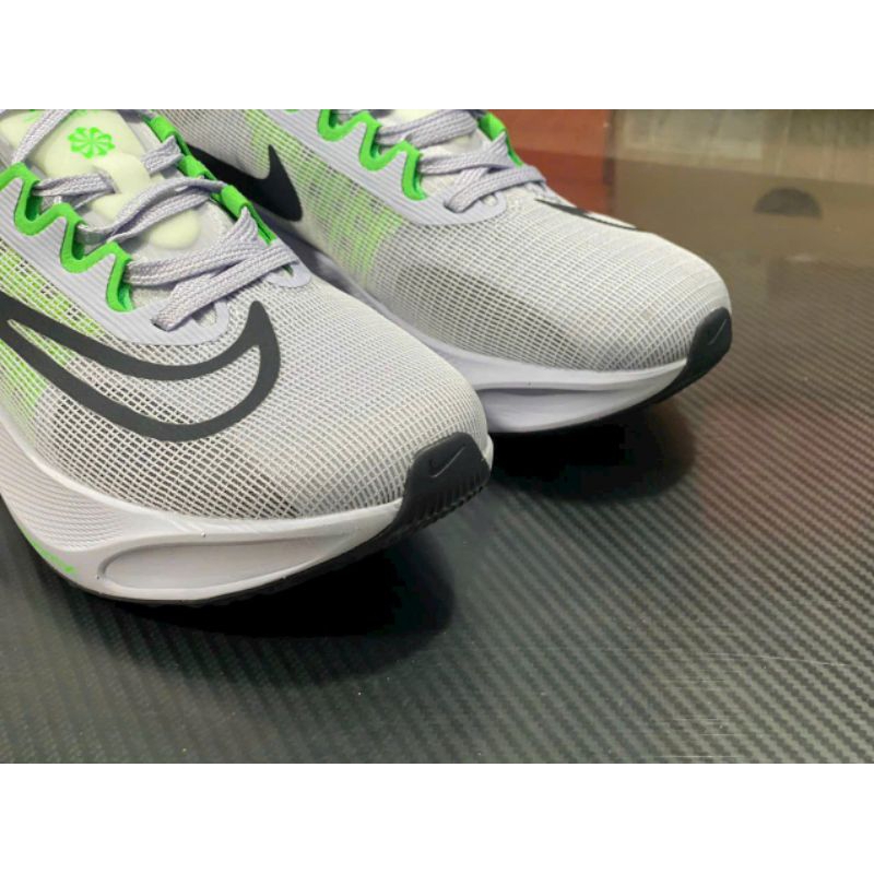 Giày chạy bộ Nike zoom fly 5
