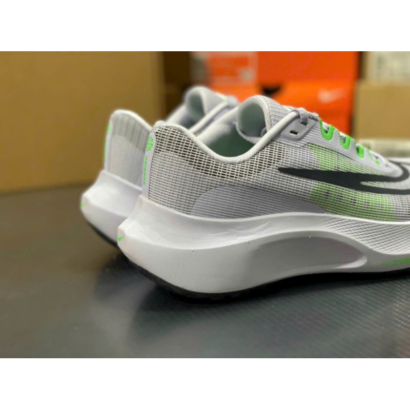 Giày chạy bộ Nike zoom fly 5