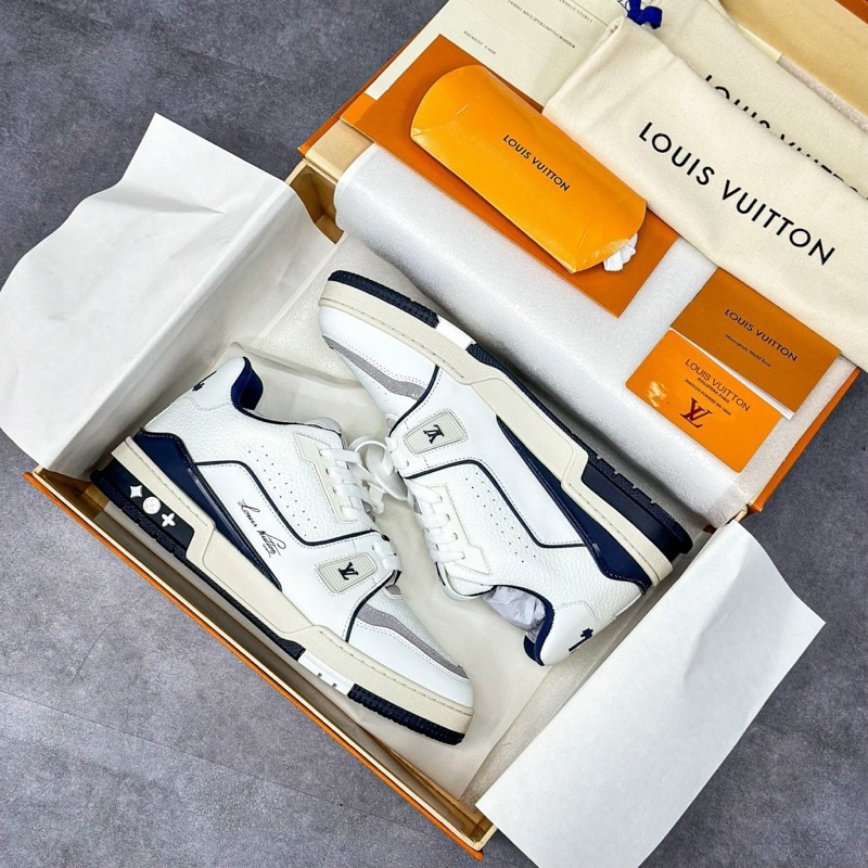 Siêu Phẩm Giày Thể Thao Sneaker L/v Trai.ner #54 Signa.ture Mari.ne Blue Trắng Xanh Cao Cấp Giày lv trainer trắng xanh