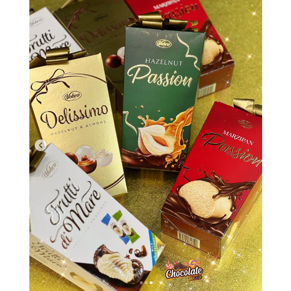 Kẹo Socola Nhân Cherry Hạt Dẻ Vobro Balan 210g Hộp Quà Có Thắt Nơ Quà Tết Sang Trọng