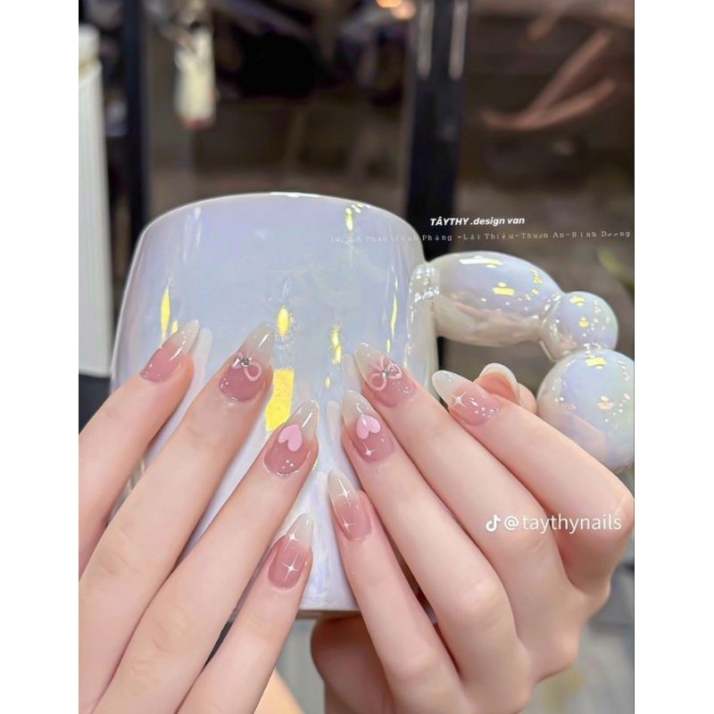 Nail box thiết kế trong trẻo- kèm keo