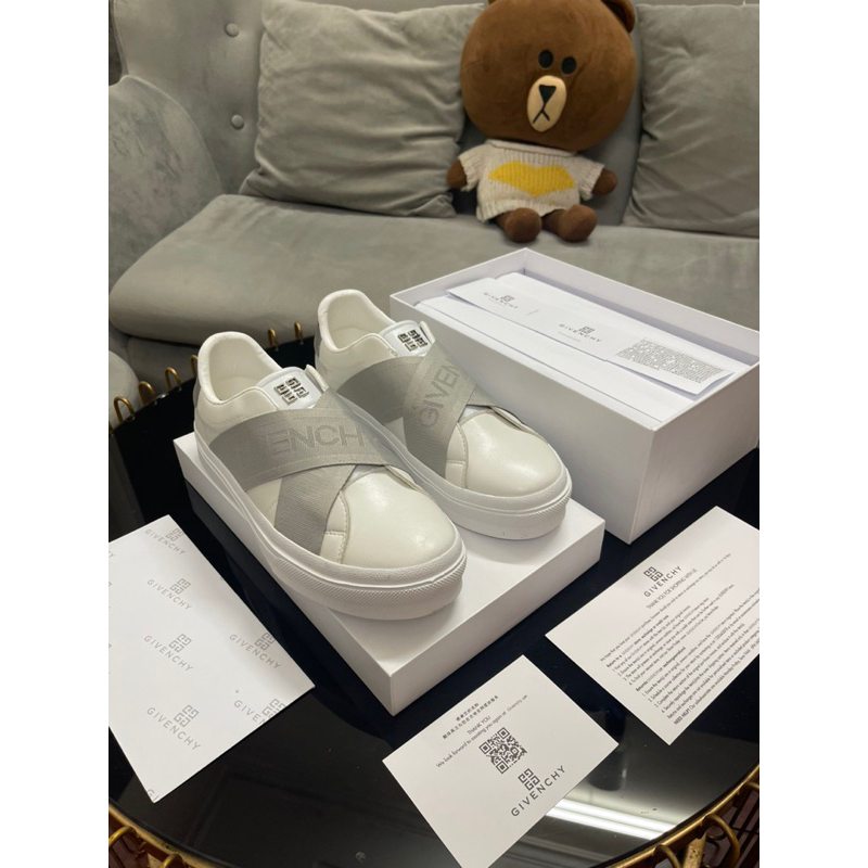 Giày sneaker nam GVC . Da thật . Fullbox thẻ