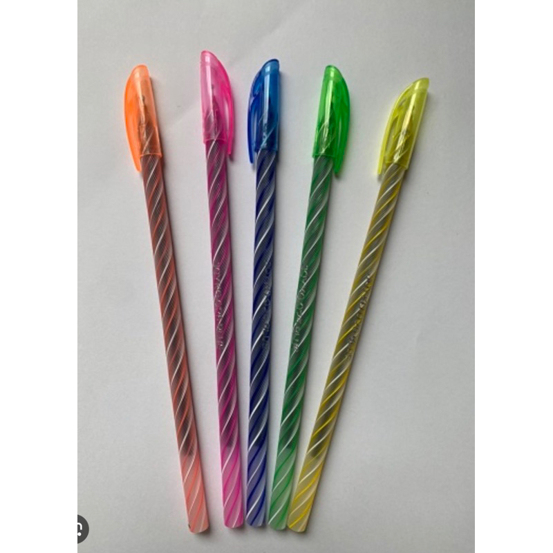 Bút bi giá rẻ - bút nến - bút sọc dưa màu xanh