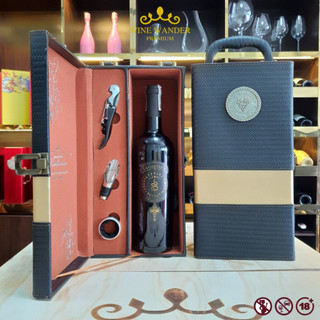 Hộp quà tặng kèm Rượu vang Ý La Cortesia Primitivo