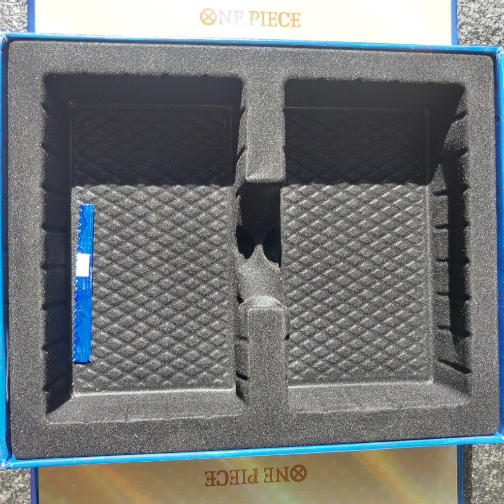 Hộp thẻ Không One Piece Blue Holo Rare sức chứa 400 - 500 card tặng 1 thẻ Anime ngẫu nhiên 1459 1-2