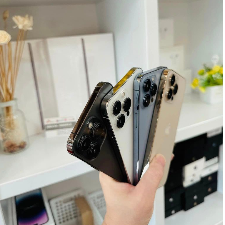 13 p.r.m 256gb hàng quốc tế VN/A bảo hành 12 tháng