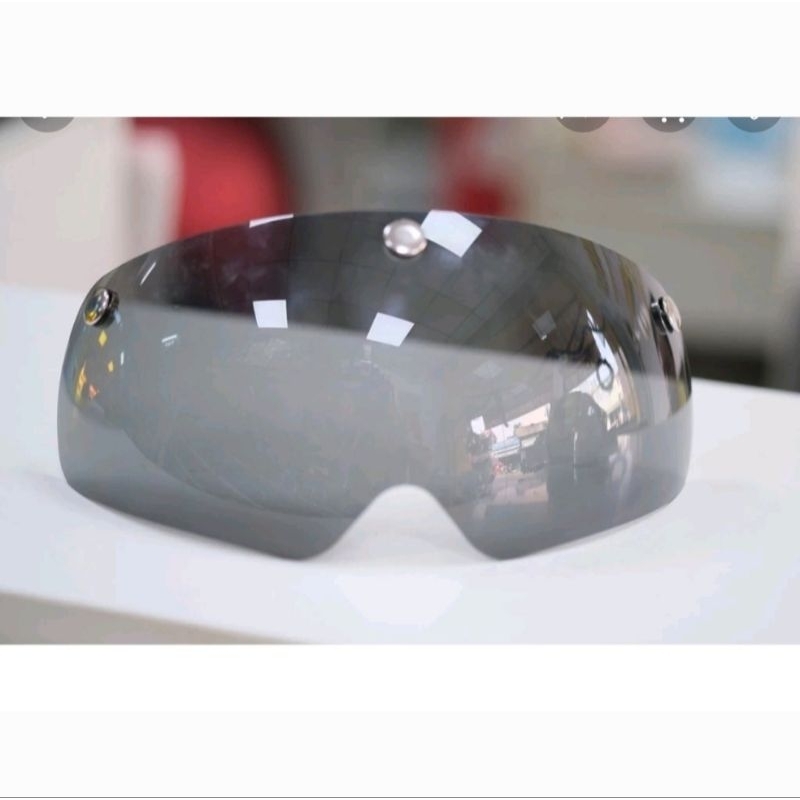 Vario mũ bảo hiểm đuôi nhọn đậm chất thể thao