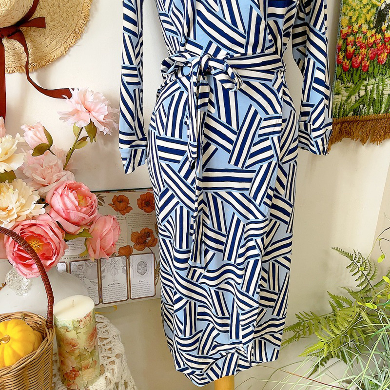 Wrap-dress xanh Diane von Furstenberg