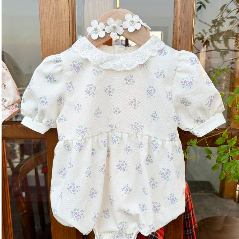 Bodysuit cổ ren tay bồng thô linen kèm băng đô