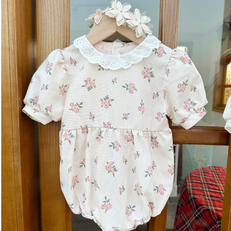 Bodysuit cổ ren tay bồng thô linen kèm băng đô