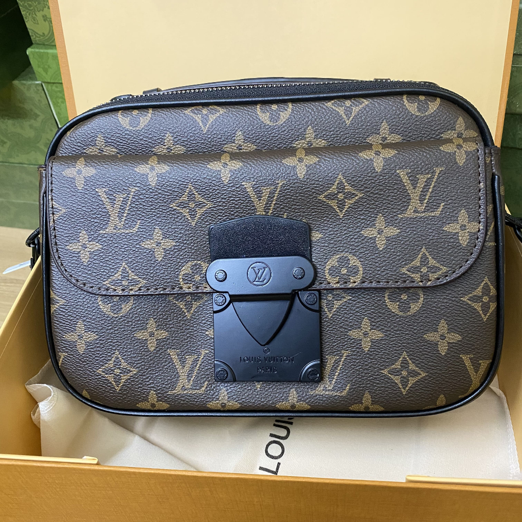 Túi nam LV - S Lock Messenger - Super Size 22