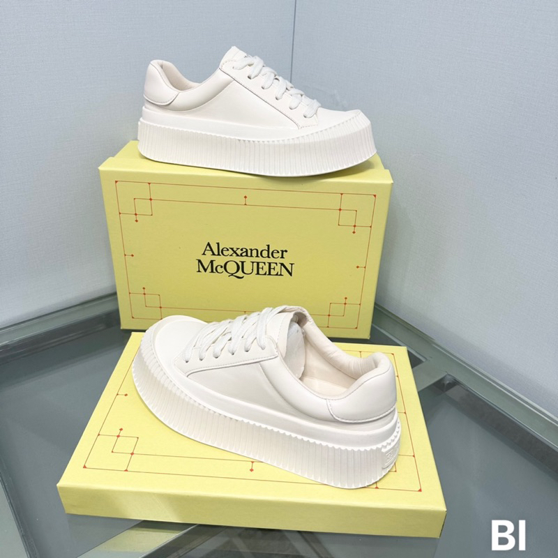 Giày thể thao mcqueen đế bánh mỳ basic fullbox