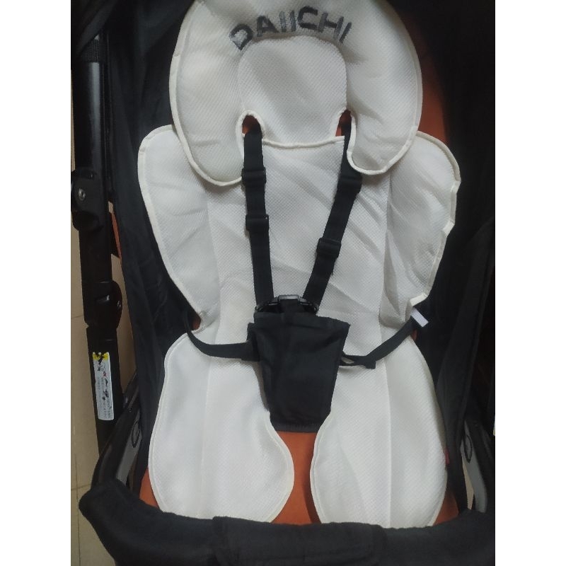 Tấm lót xe đẩy thông hơi cho bé