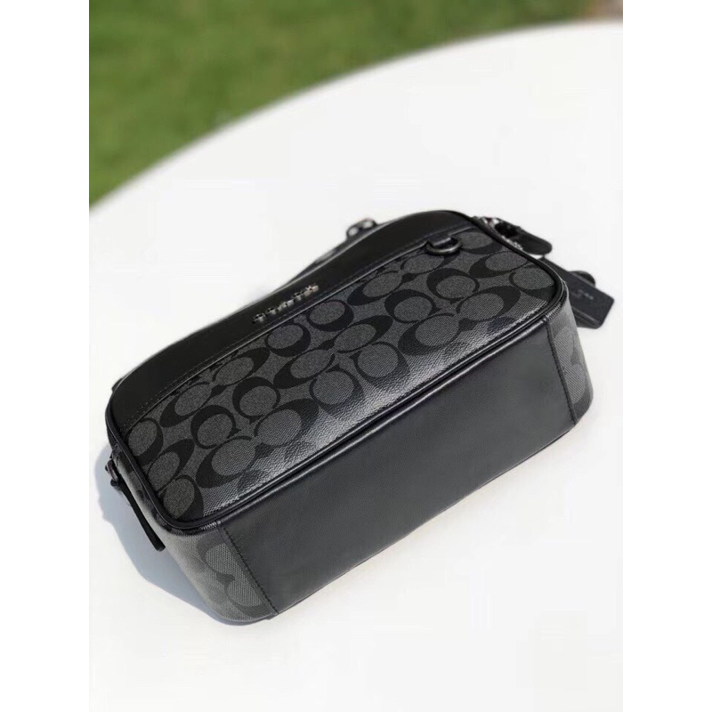 Túi nam đeo chéo Coach Graham Crossbody 2 ngăn xuất xịn