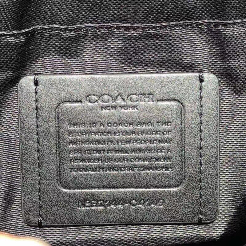 Túi nam đeo chéo Coach Graham Crossbody 2 ngăn xuất xịn