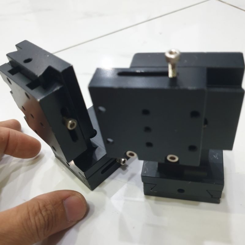 Cơ cấu trượt mang cá nhôm XZ YZ có ke vuông góc