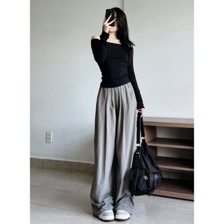 - Áo thun trễ vai/ Quần ống rộng