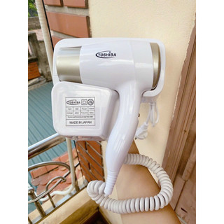 Máy sấy tóc treo tường toshiba