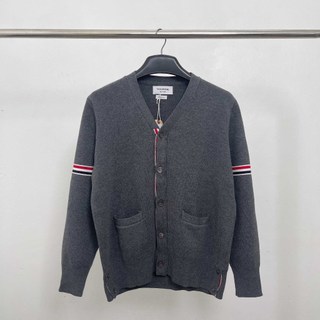 Áo cardigan TB Grey kẻ sọc hoạ tiết thổ cẩm cổ V hàng best cao cấp