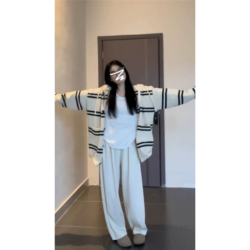 Áo len hoodie có mũ phối khuy hai túi trước màu be phối đen soch ngang dài tay dáng chùm mông ulzzang xinh