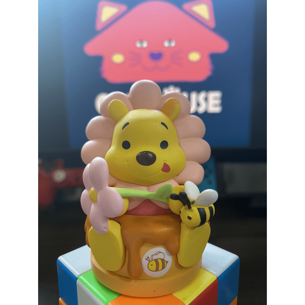 Đồ chơi mô hình Gấu Pooh nằm ngủ mô hình trang trí Gấu Pooh ăn mật ong mô hình quà tặng Gấu Pooh bông hoa