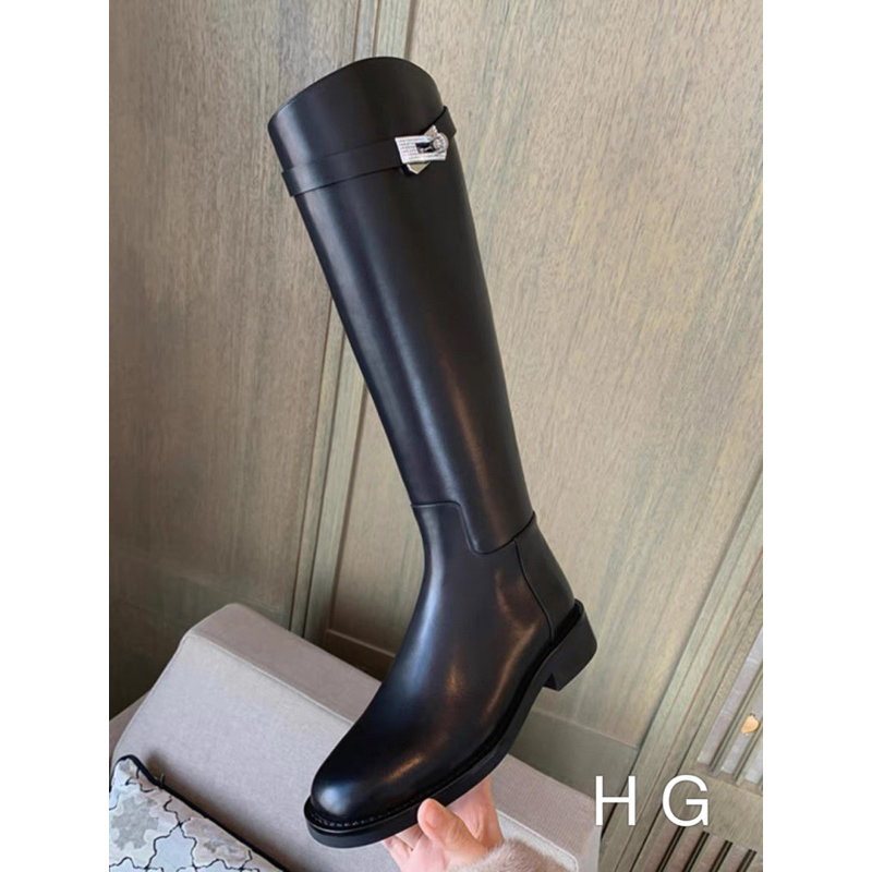 Bốt boot đùi lửng mai phương bùi da trơn phối tag khoá fullbox hàng quảng châu cao cấp