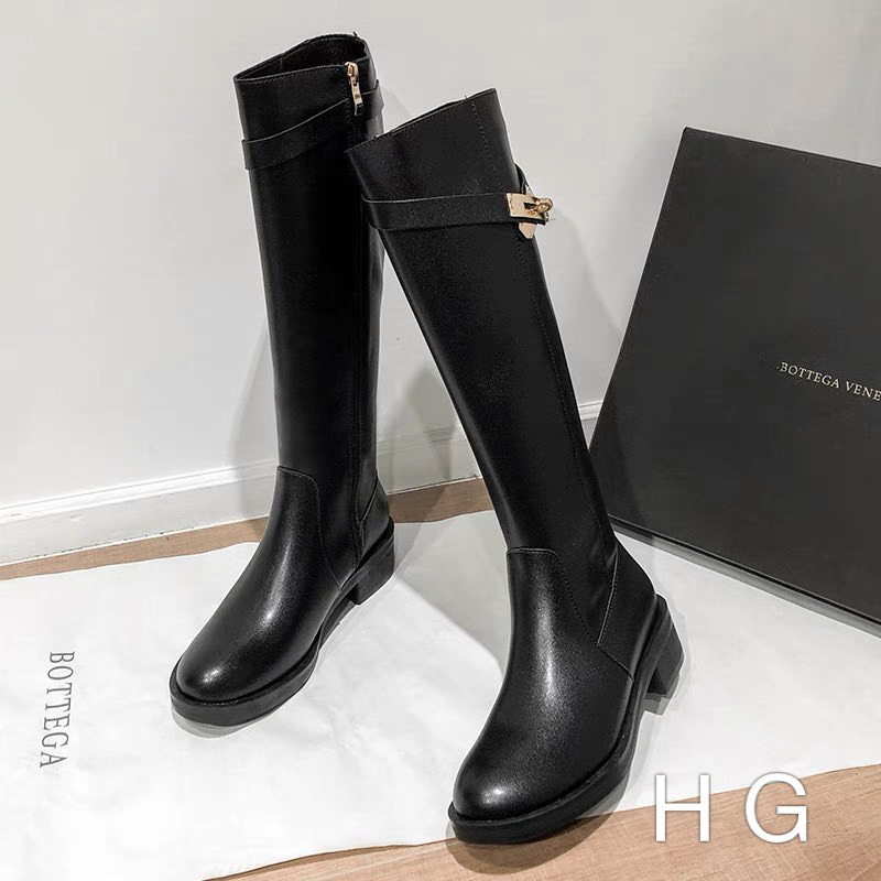 Bốt boot đùi lửng mai phương bùi da trơn phối tag khoá fullbox hàng quảng châu cao cấp