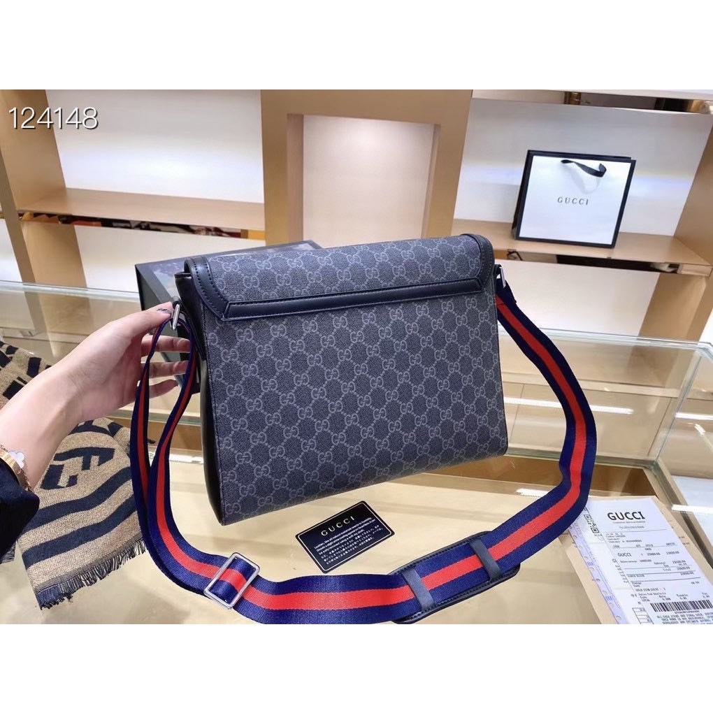 Túi đeo chéo nam lv size lớn 35 để được laptop mini