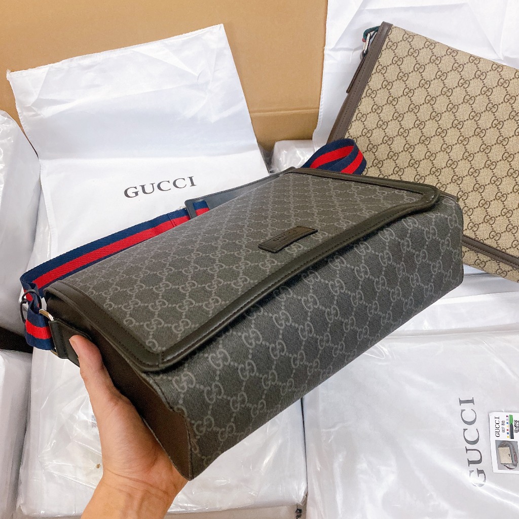 Túi đeo chéo nam lv size lớn 35 để được laptop mini