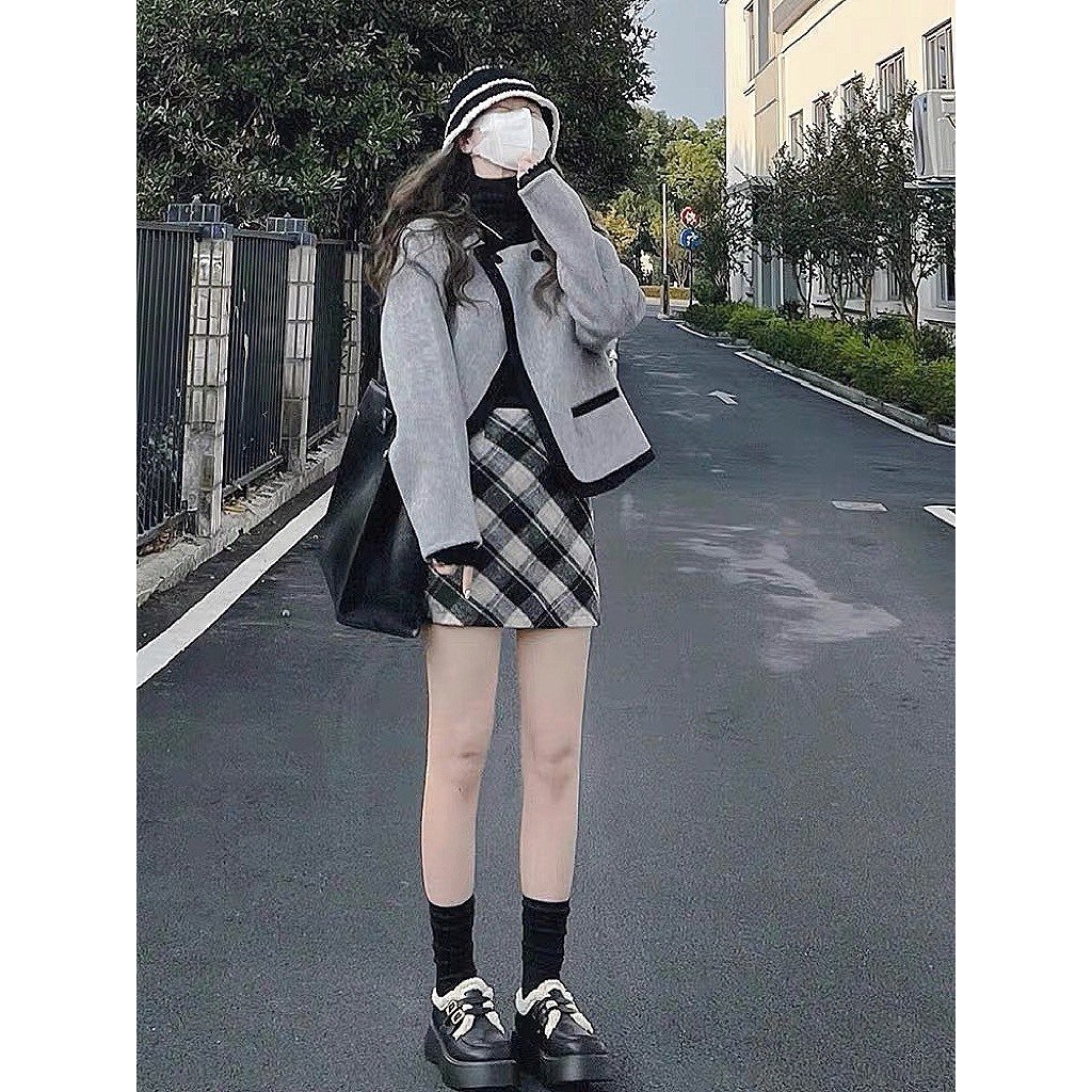 Set áo khoác dạ bông màu xám YIMI kèm chân váy kẻ caro
