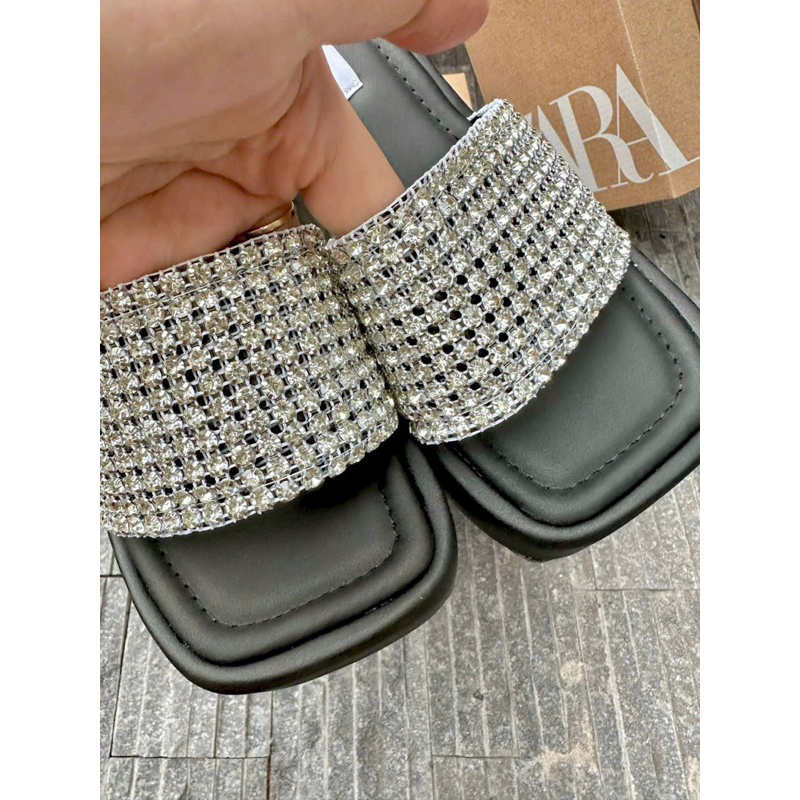Dép xuồng đính đá zara