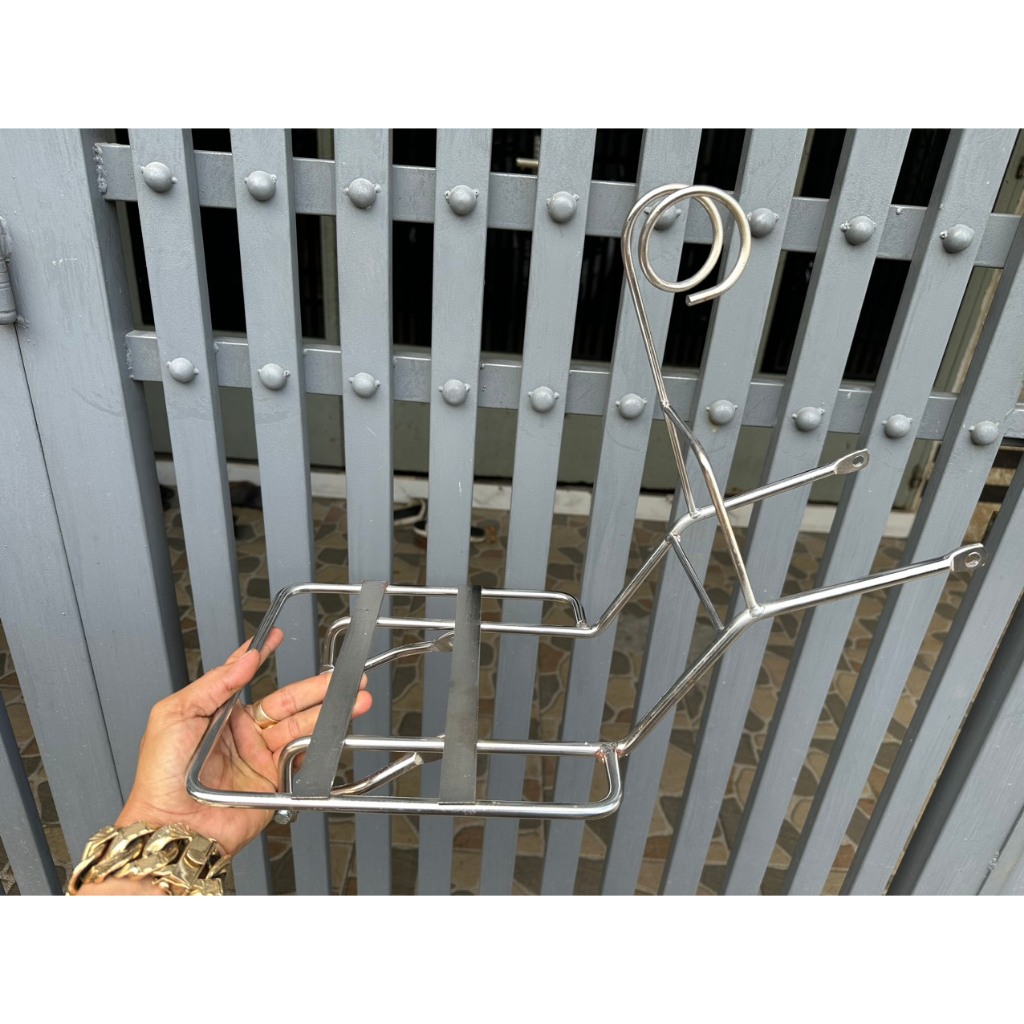 Baga đuôi heo, gắn giữa xe. Dành cho mọi loại xe Cub, Dame, DH, DD...