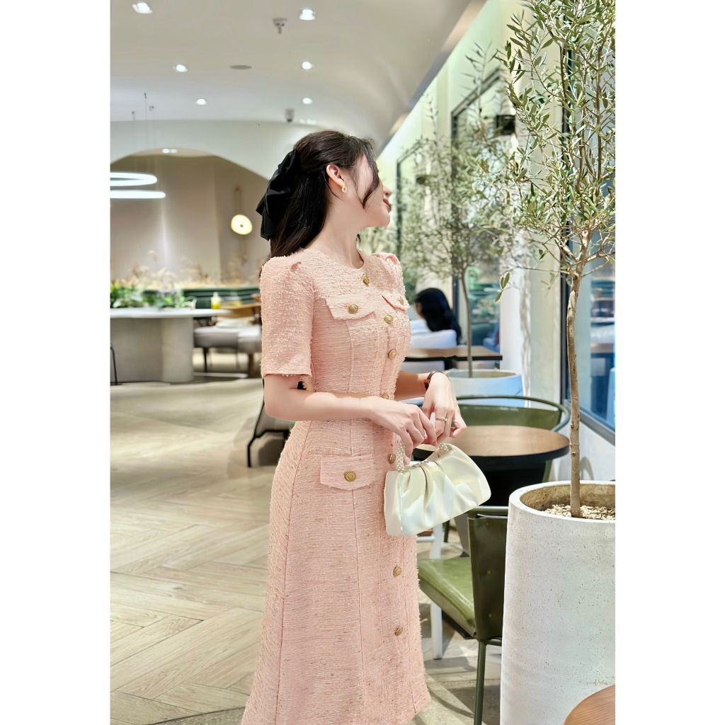 Khâu váy thiết kế dạ hồng baby phù hợp đi làm đi chơi sang chảnh