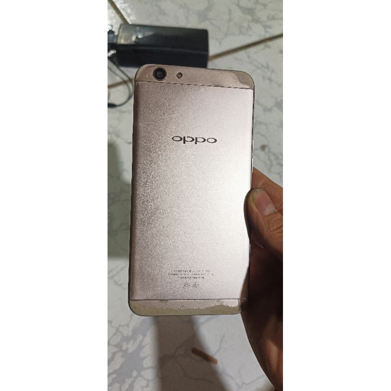 Cụm xác Oppo F1s máy màn ám nhẹ sọc nhỏ bị MK