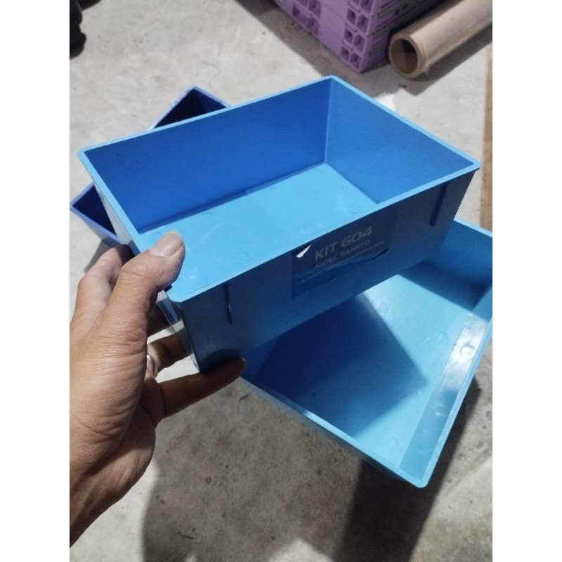 Khay cũ đựng linh kiện kt 22x16x8cm