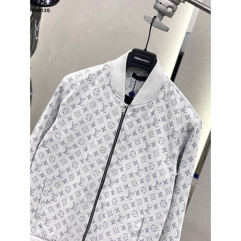 Áo khoác Bomber Lv vải bò cho nam nữ - Áo bomber thu đông vải bò mềm cao cấp