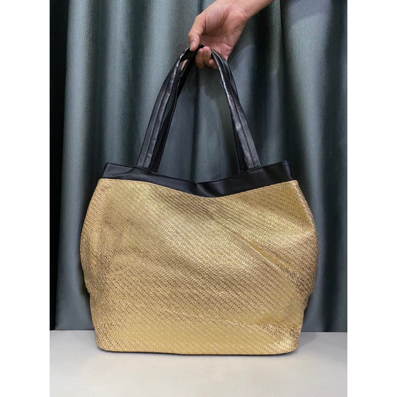 Túi si hiệu VER.SACE dòng gift parfum dáng tote lấp láng