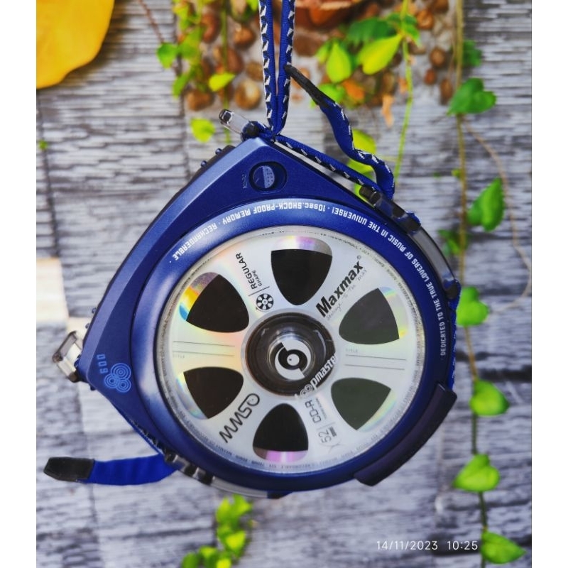 Máy CD nghe hay nhìn đẹp