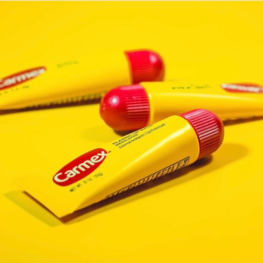 Son Dưỡng Mềm Môi Dạng Tuýp Carmex Classic 10gr