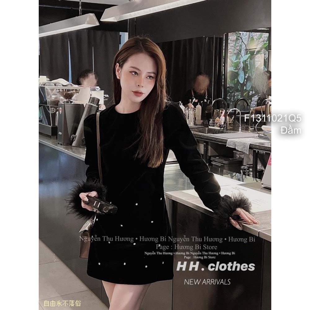 Đầm kiểu nhung đen ngực đính khuy bọc chạy viền mí tay dài!