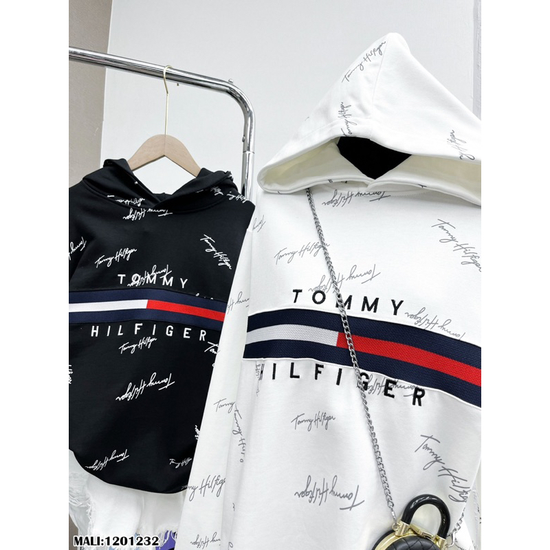 Hoodie nam nữ Tommy Hilfiger in vạch sọc đen trắng đỏ chữ kí quanh áo. Hoodie Unisex Form Unisex Siêu Hot 2023