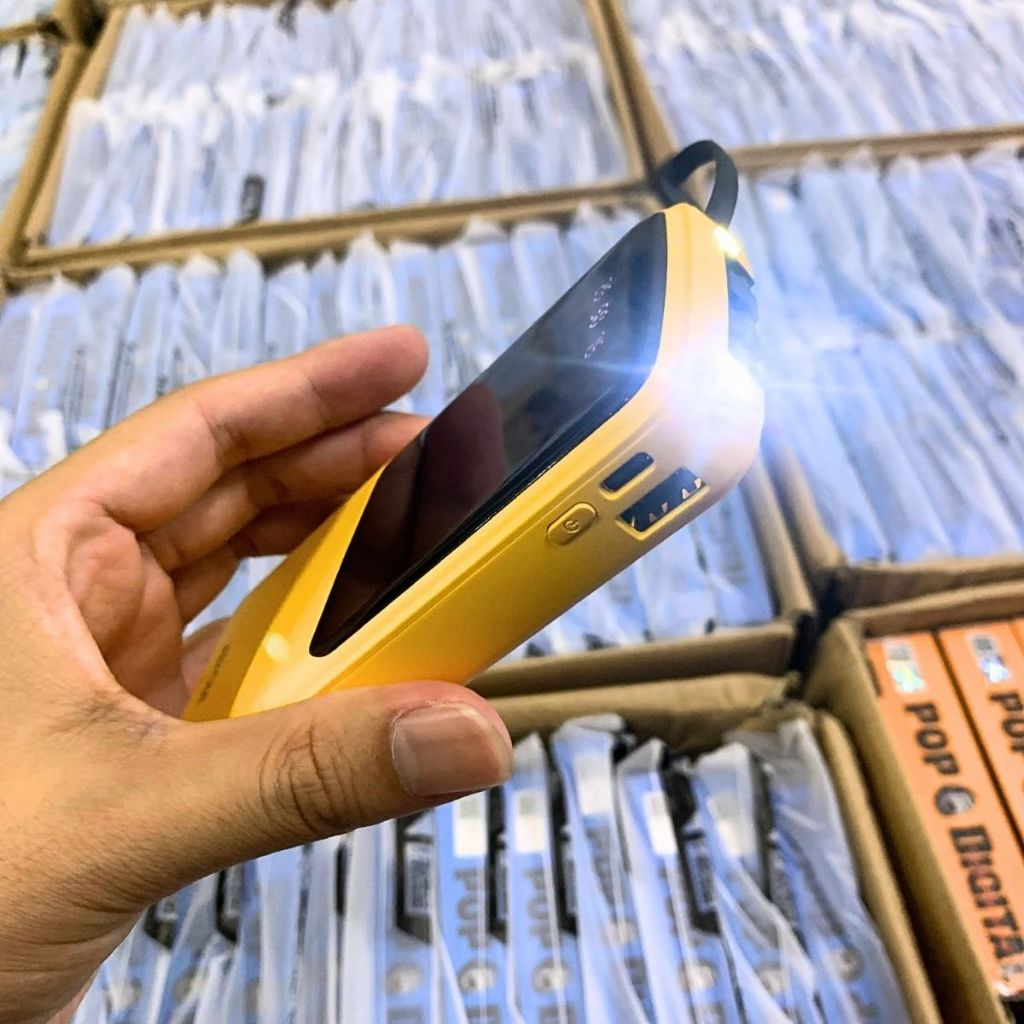 Sạc dự phòng WEKOME TV-97 dung lượng 10.000mAh màn hình hiển thị LED, có đèn pin, hàng cao cấp đặt riêng độc quyền